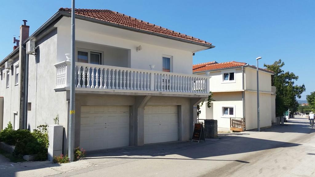 Apartmani Kod Rade Pakoštane 外观 照片